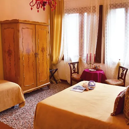 Venice Lion - Vespucci Aparthotel 5*