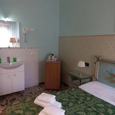 Venice Lion - Vespucci Aparthotel