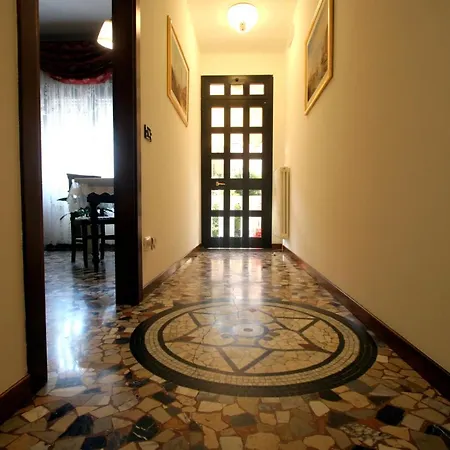 Venice Lion - Vespucci Aparthotel Mestre